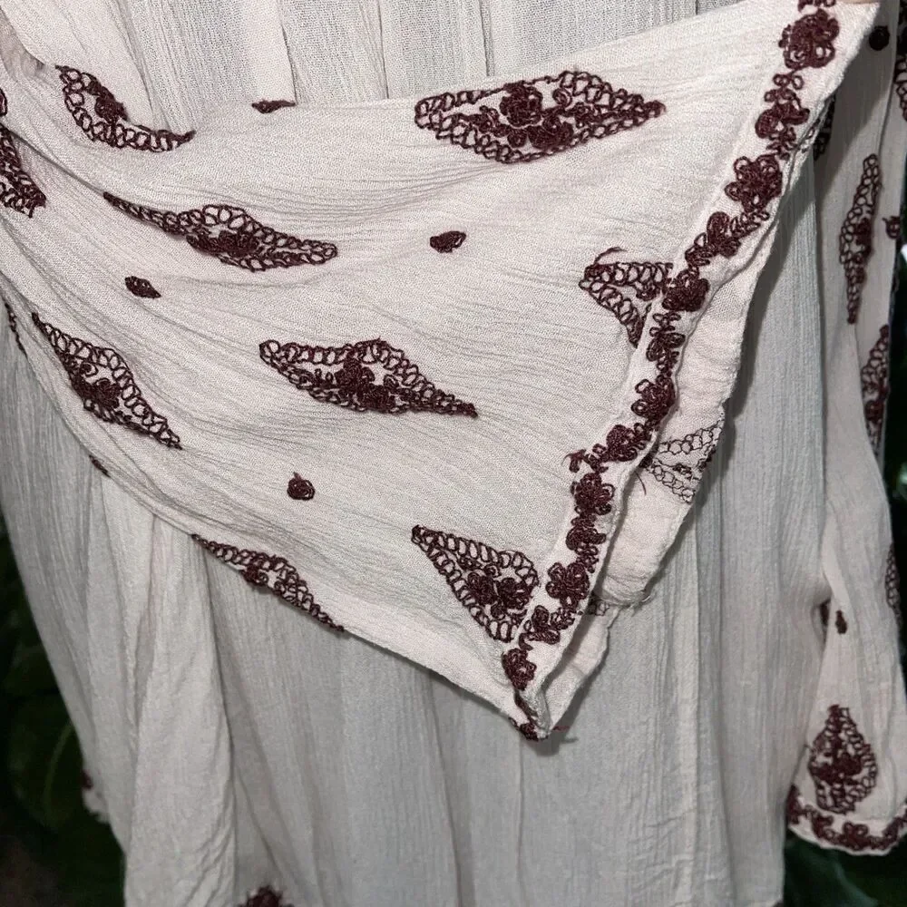 Free People Women Vneck Top S/P White Maroon Embroidered Boho Blouse Bell Sleeve